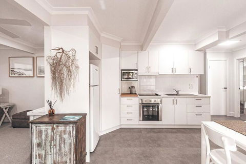BAY PROPERTIES . Summer Salt On Main - Tourism Brisbane 4
