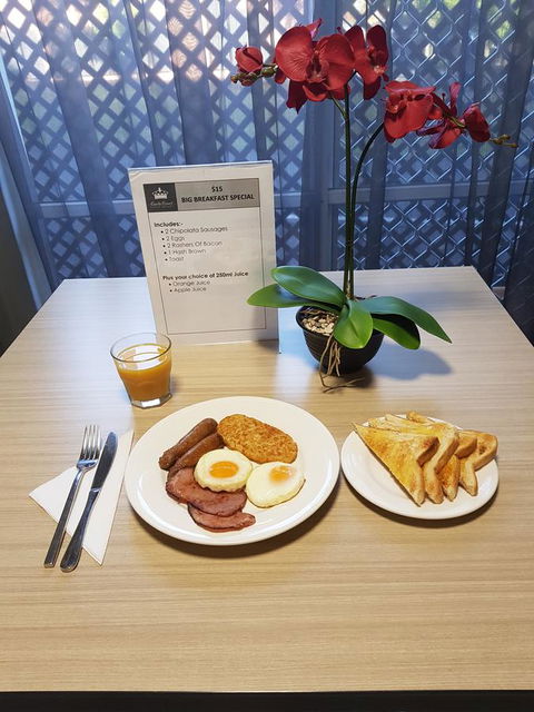 Southport Motel & Apartments - Tourism Brisbane 6