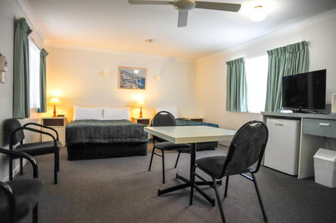 Southport Motel & Apartments - Tourism Brisbane 21