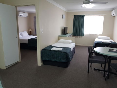 Southport Motel & Apartments - Tourism Brisbane 12
