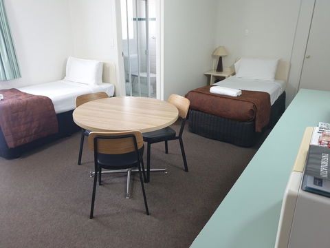 Southport Motel & Apartments - Tourism Brisbane 16
