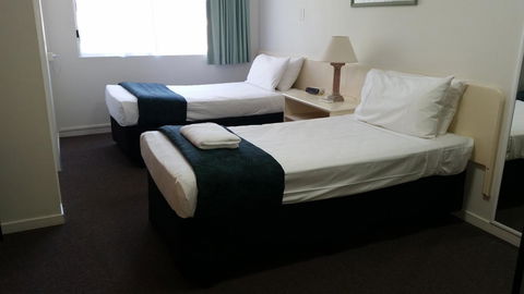 Southport Motel & Apartments - Tourism Brisbane 17