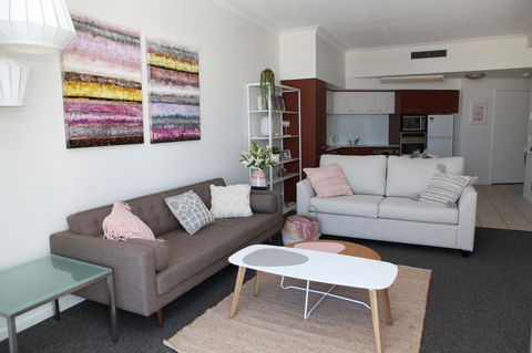 Chevron Renaissance Ocean View - Tourism Brisbane 14