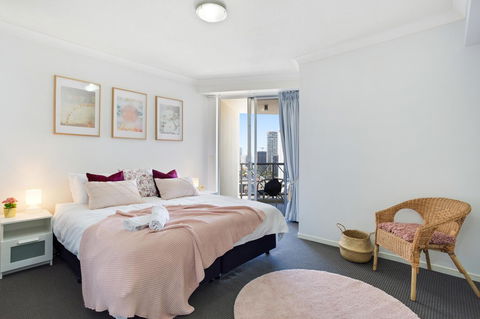 Chevron Renaissance Ocean View - Tourism Brisbane 4