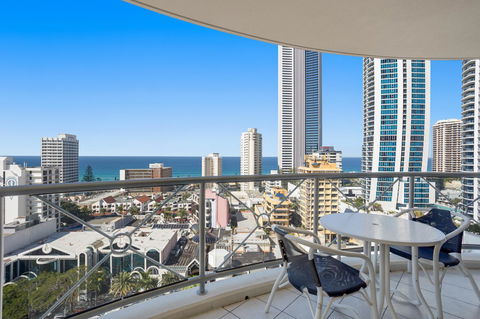 Chevron Renaissance Ocean View - Tourism Brisbane 9