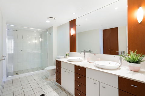 Chevron Renaissance Ocean View - Tourism Brisbane 3