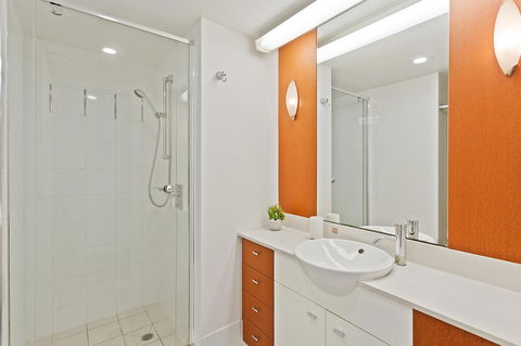 Chevron Renaissance Ocean View - Tourism Brisbane 22