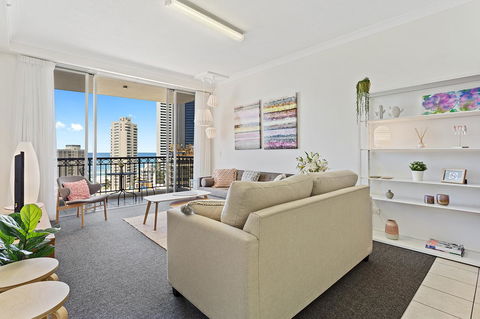 Chevron Renaissance Ocean View - Tourism Brisbane 12