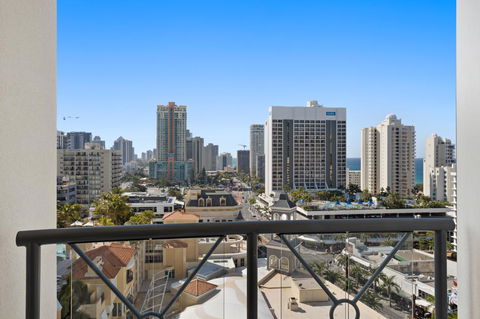 Chevron Renaissance Ocean View - Tourism Brisbane 8