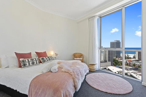Chevron Renaissance Ocean View - Tourism Brisbane 18