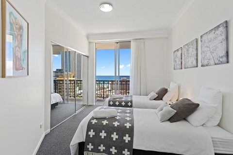 Chevron Renaissance Ocean View - Tourism Brisbane 19