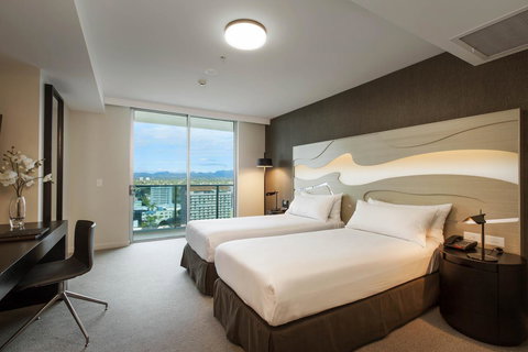 Hilton Surfers Paradise Hotel & Residences - Tourism Brisbane 12