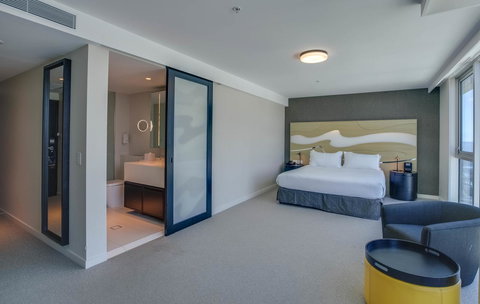 Hilton Surfers Paradise Hotel & Residences - Tourism Brisbane 10