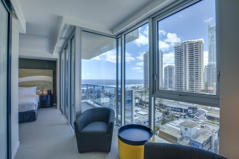 Hilton Surfers Paradise Hotel & Residences - Tourism Brisbane 1