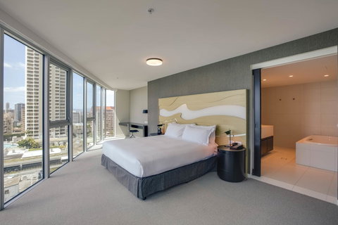 Hilton Surfers Paradise Hotel & Residences - Tourism Brisbane 14