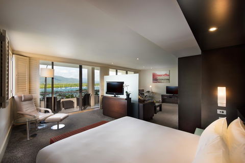Hilton Cairns - Brisbane Tourism 15