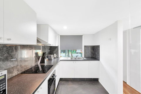 Fountain View Estate - We Accommodate - Brisbane Tourism 7