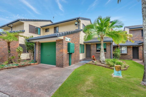 Fountain View Estate - We Accommodate - Brisbane Tourism 11