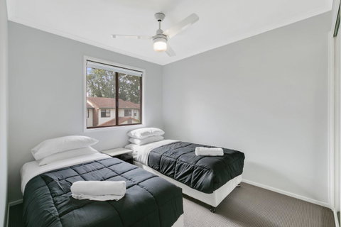 Fountain View Estate - We Accommodate - Brisbane Tourism 12