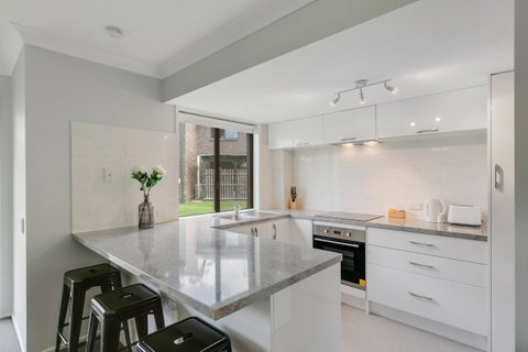 Fountain View Estate - We Accommodate - Brisbane Tourism 13