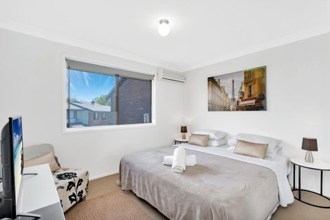 Fountain View Estate - We Accommodate - Brisbane Tourism 5