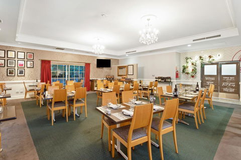 Coopers Colonial Motel - Brisbane Tourism 11