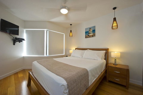Maggies Beachfront Apartment 12 - Tourism Brisbane 7
