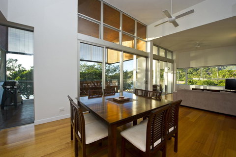 Maggies Beachfront Apartment 12 - Tourism Brisbane 16