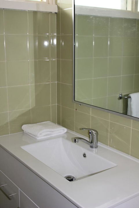 Arcadia Village Motel - Brisbane Tourism 23