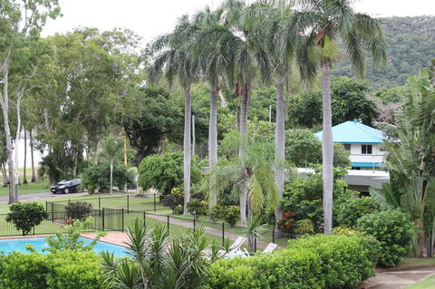 Arcadia Village Motel - Brisbane Tourism 17