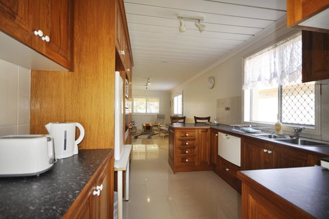 Ocean Wave - Tourism Brisbane 5