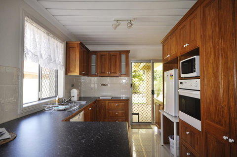 Ocean Wave - Tourism Brisbane 3