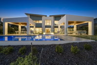 Luxury Canal Front Holiday House