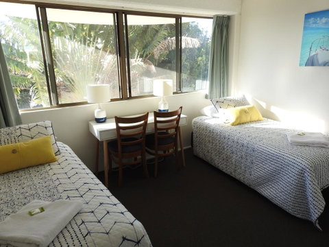 Placid Waters Holiday Apartments - Brisbane Tourism 11