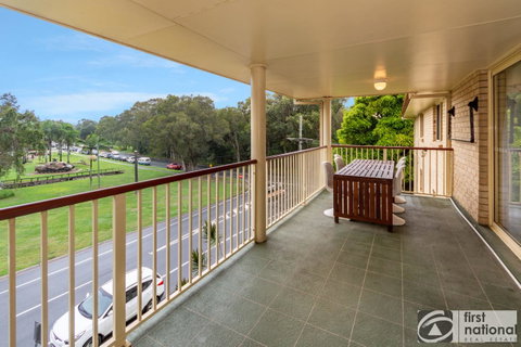 Immaculate Spacious Second Floor Unit Overlooking Pristine Parklands - Brisbane Tourism 2