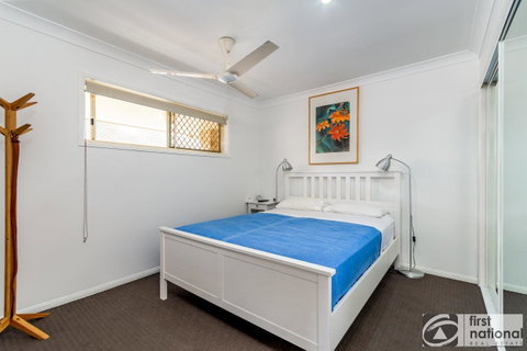 Immaculate Spacious Second Floor Unit Overlooking Pristine Parklands - Brisbane Tourism 8