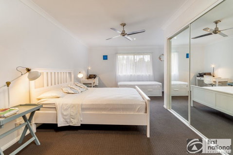 Immaculate Spacious Second Floor Unit Overlooking Pristine Parklands - Brisbane Tourism 12