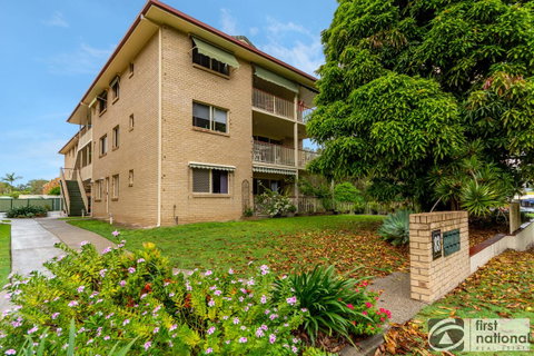 Immaculate Spacious Second Floor Unit Overlooking Pristine Parklands - Brisbane Tourism 10