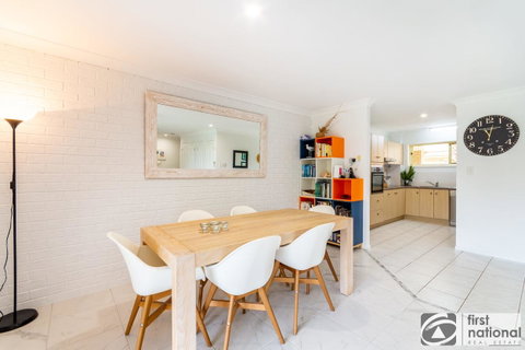 Immaculate Spacious Second Floor Unit Overlooking Pristine Parklands - Brisbane Tourism 6
