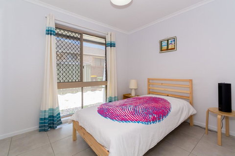 Lowset Home On The Canal - Dolphin Dr, Bongaree - Brisbane Tourism 17