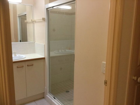 Private Canal Duplex With Pontoon - Oleander Drive, Bongaree - Brisbane Tourism 5