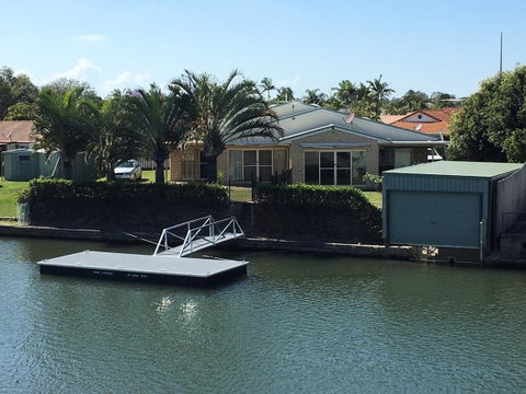 Private Canal Duplex With Pontoon - Oleander Drive, Bongaree - Brisbane Tourism 0