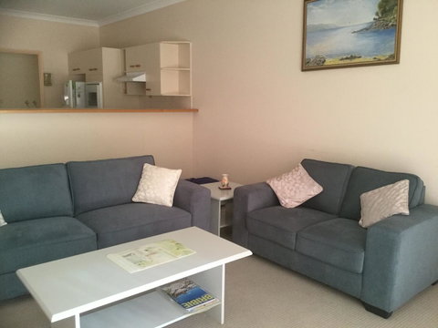 Private Canal Duplex With Pontoon - Oleander Drive, Bongaree - Brisbane Tourism 15