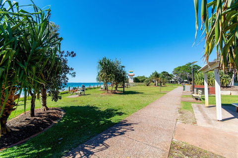 LISTEN TO THE SURF From Rickman Pde, Woorim - Brisbane 4u 7