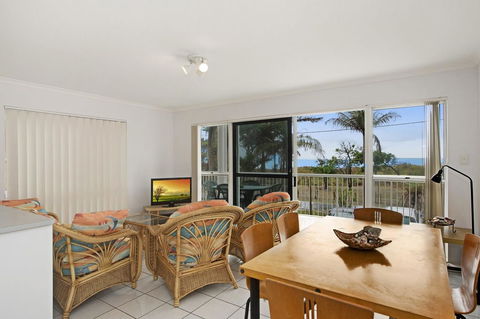 LISTEN TO THE SURF From Rickman Pde, Woorim - Brisbane 4u 13