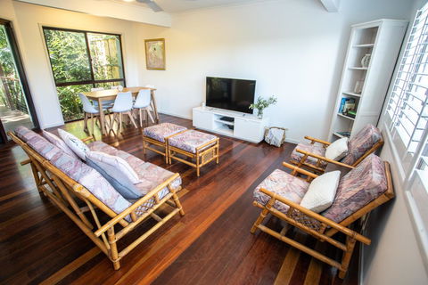 Point Break Beach House - Tourism Brisbane 5