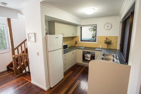 Point Break Beach House - Tourism Brisbane 4