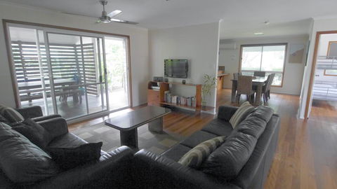Amity Beach House - Tourism Brisbane 2