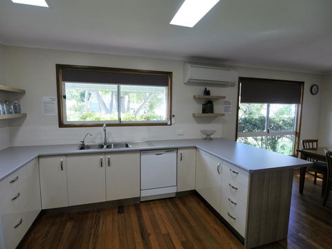 Amity Beach House - Tourism Brisbane 5