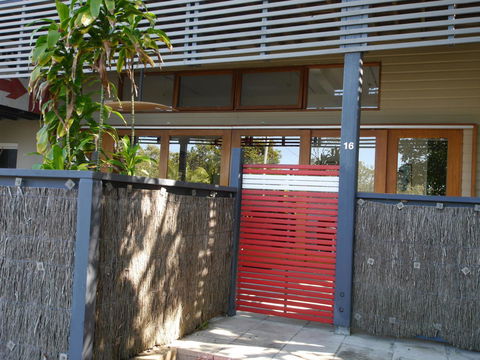 A AAA C-SHACK - Tourism Brisbane 1